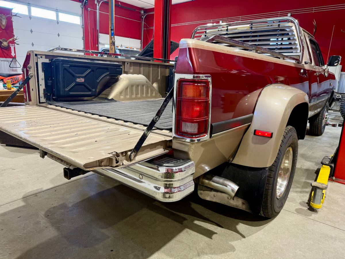 Dodge-w350-diesel-1991-brown-3