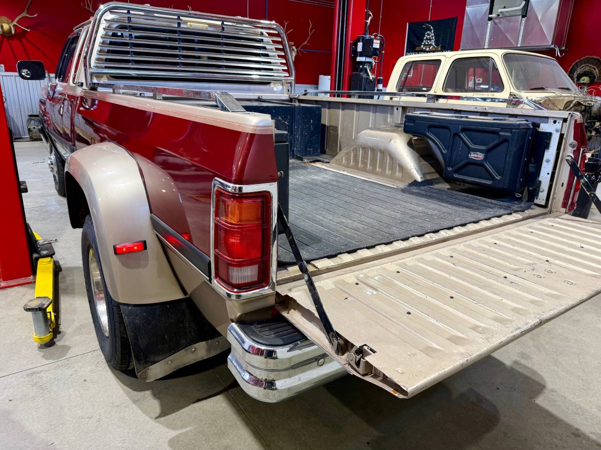 Dodge-w350-diesel-1991-brown-4