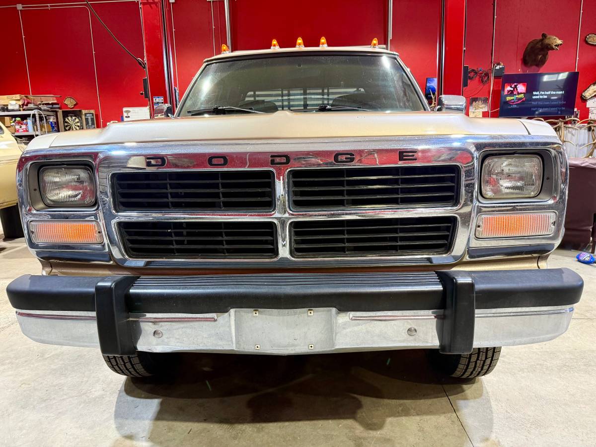 Dodge-w350-diesel-1991-brown-7