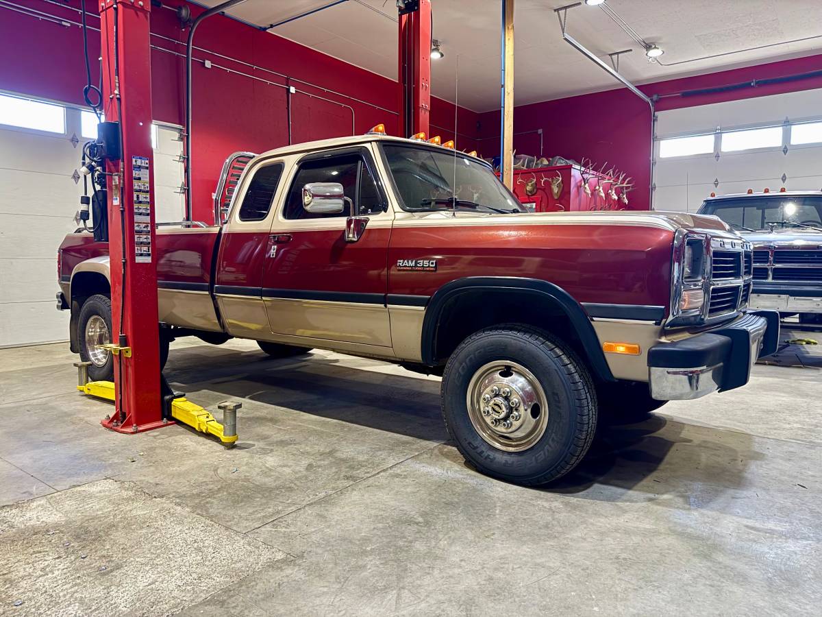 Dodge-w350-diesel-1991-brown