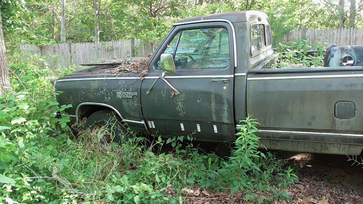 Dodge-w350-royal-se-1985-grey