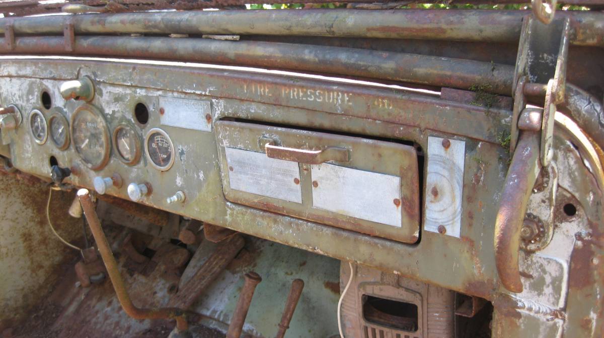 Dodge-wc52-1945-10