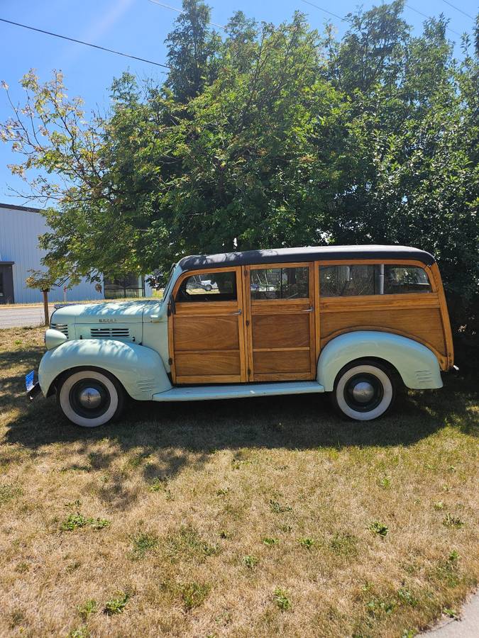 Dodge-woody-1947-green-1