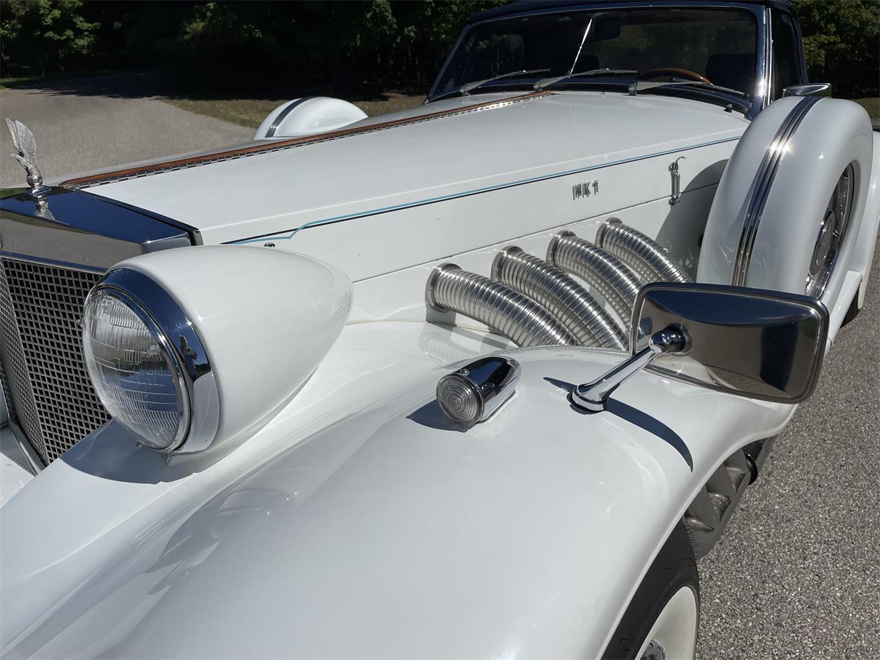 Duesenberg-Custom-1932-White-Blue-19