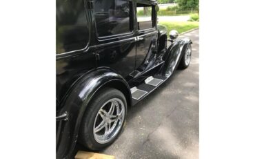Durant-Sedan-1931-Black-Burgundy-1