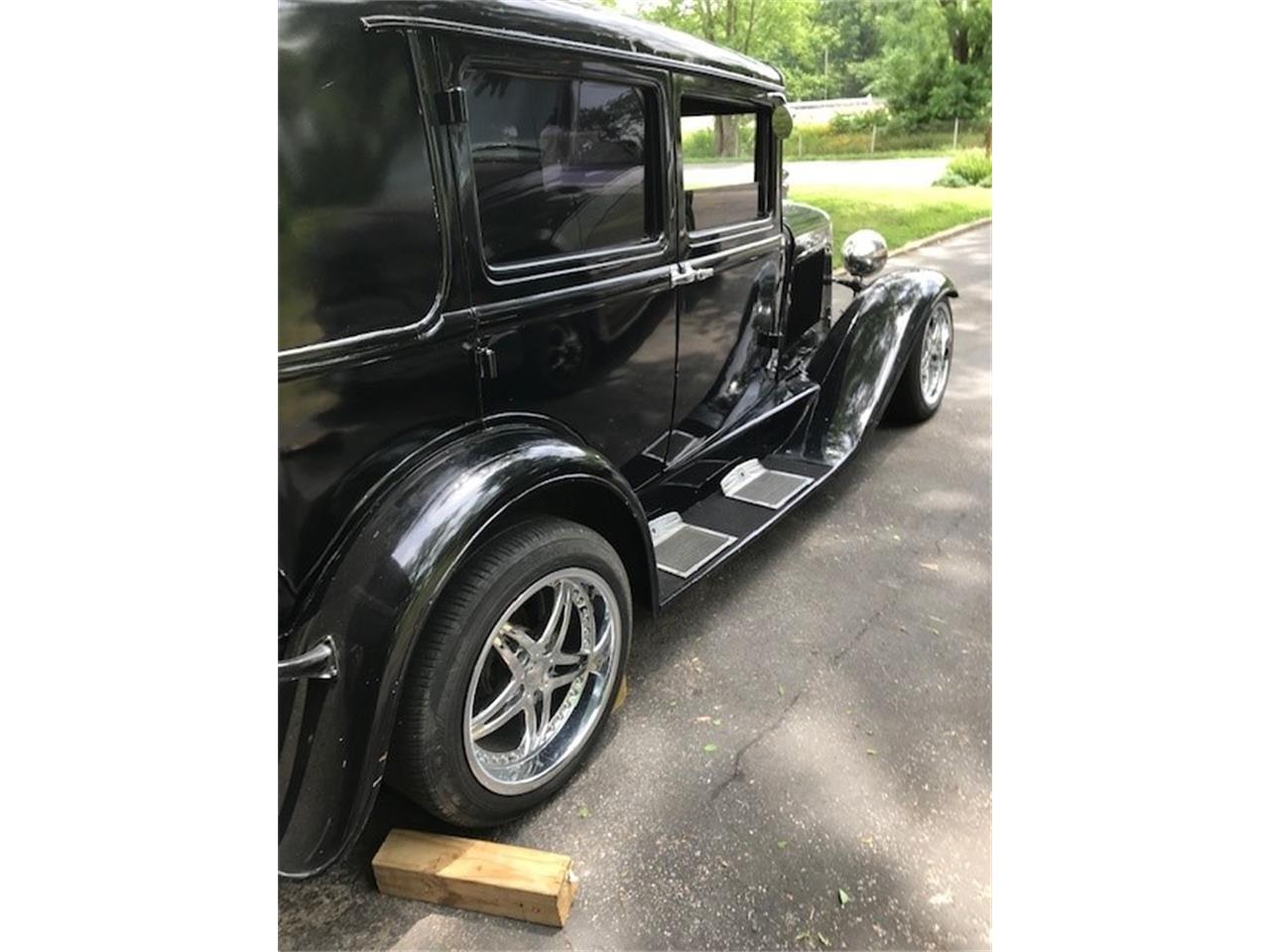 Durant-Sedan-1931-Black-Burgundy-1