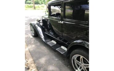 Durant-Sedan-1931-Black-Burgundy