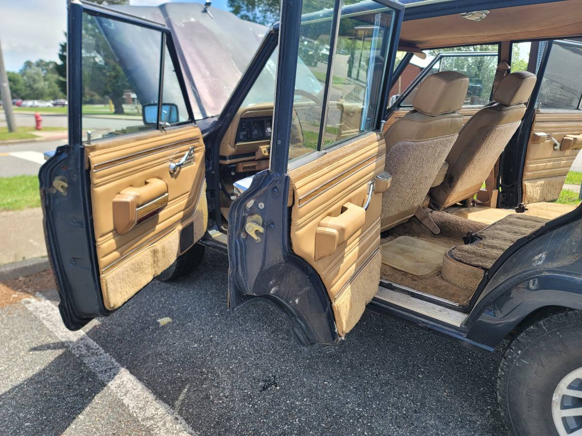 Eep-grand-wagoneer-1988-5
