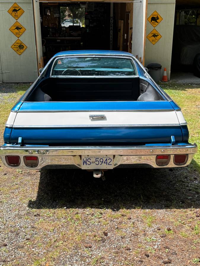El-camino-classic-1976-blue-2