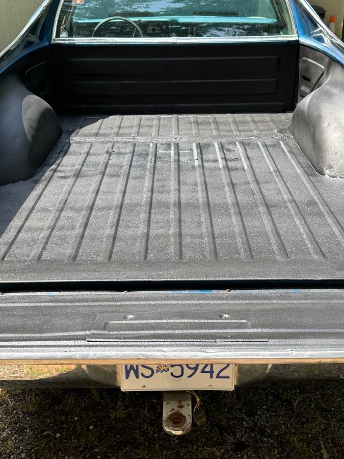 El-camino-classic-1976-blue-3