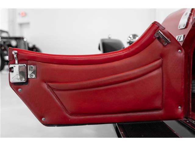 Excalibur-SS-1968-Roadster-15