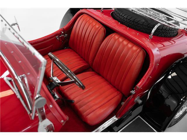 Excalibur-SS-1968-Roadster-18