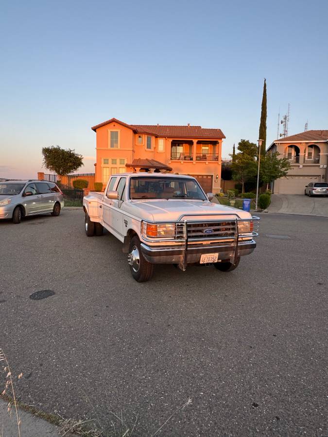 F-350-xlt-lariat-1991-white-2