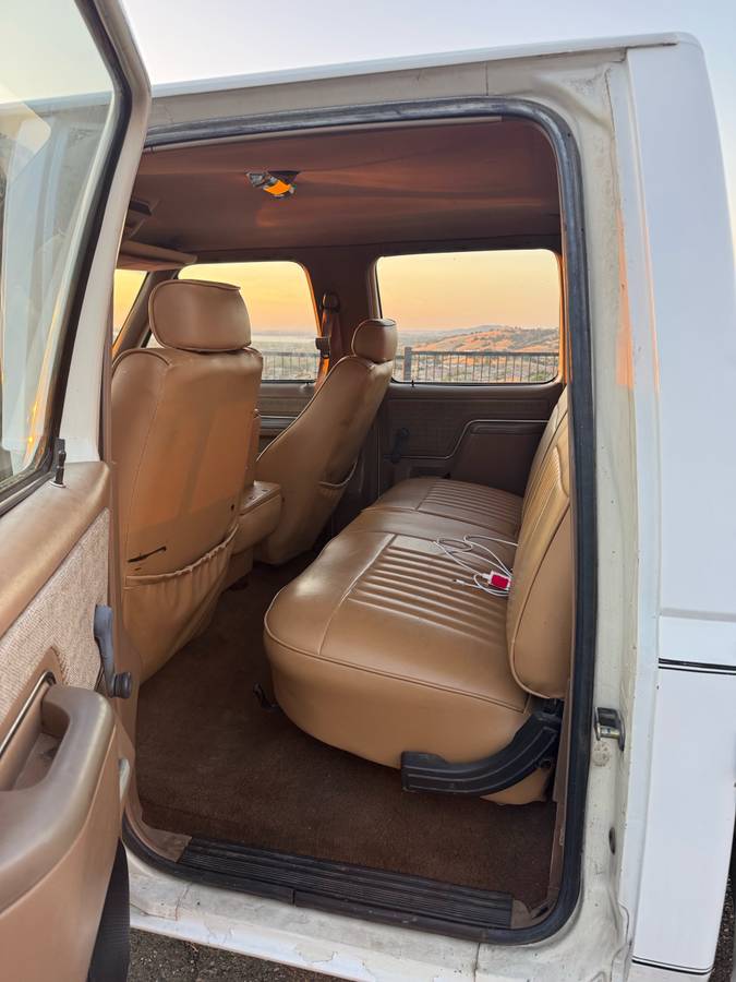 F-350-xlt-lariat-1991-white-3