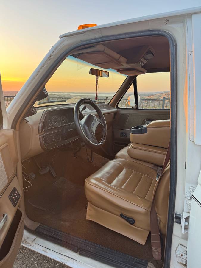 F-350-xlt-lariat-1991-white-4