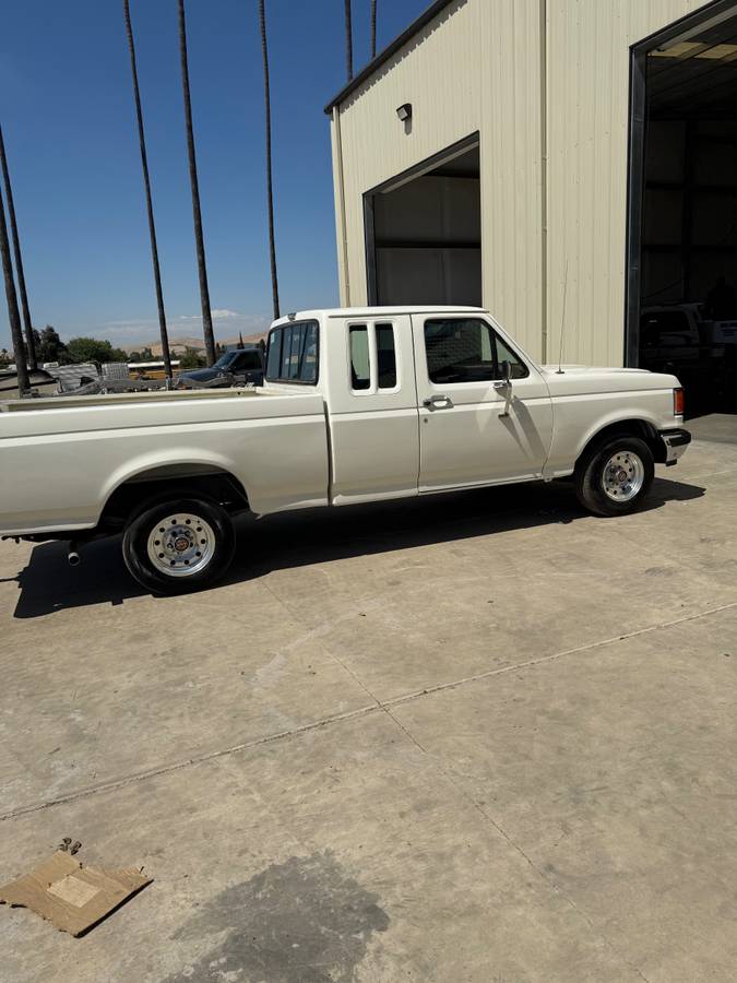 F150-lariate-1988-white-11