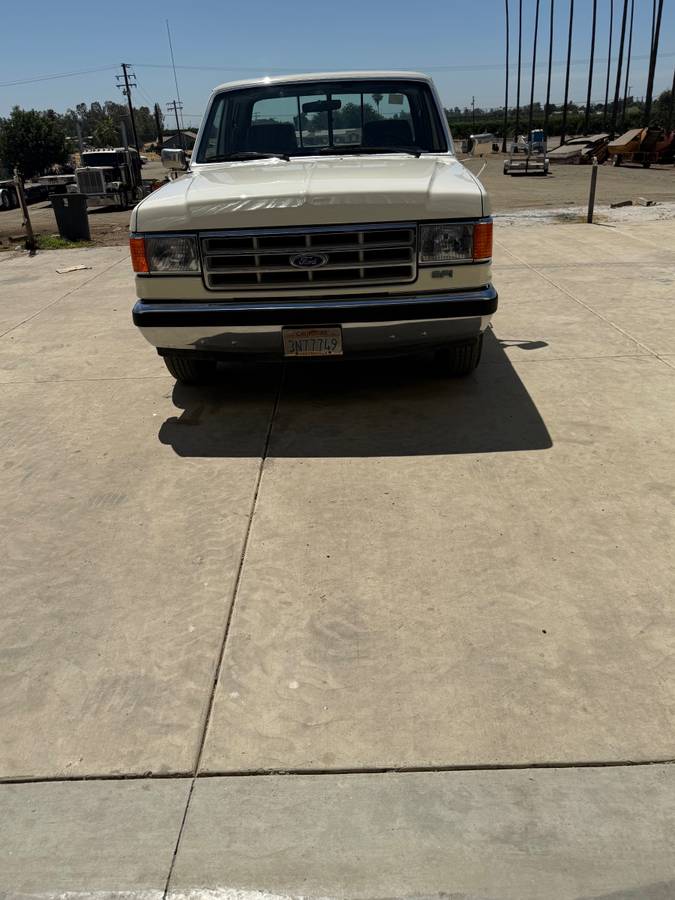 F150-lariate-1988-white