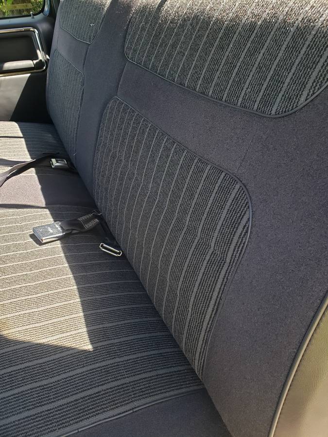 F250-2wd-6.-9-i.-d.-i-diesel-1985-grey-4