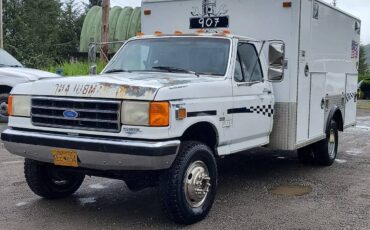 F350-4x4-ambulance-pkg-diesel-1987-white-2