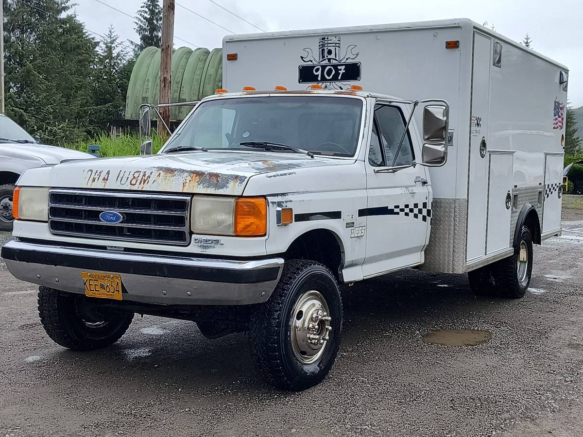 F350-4x4-ambulance-pkg-diesel-1987-white-2