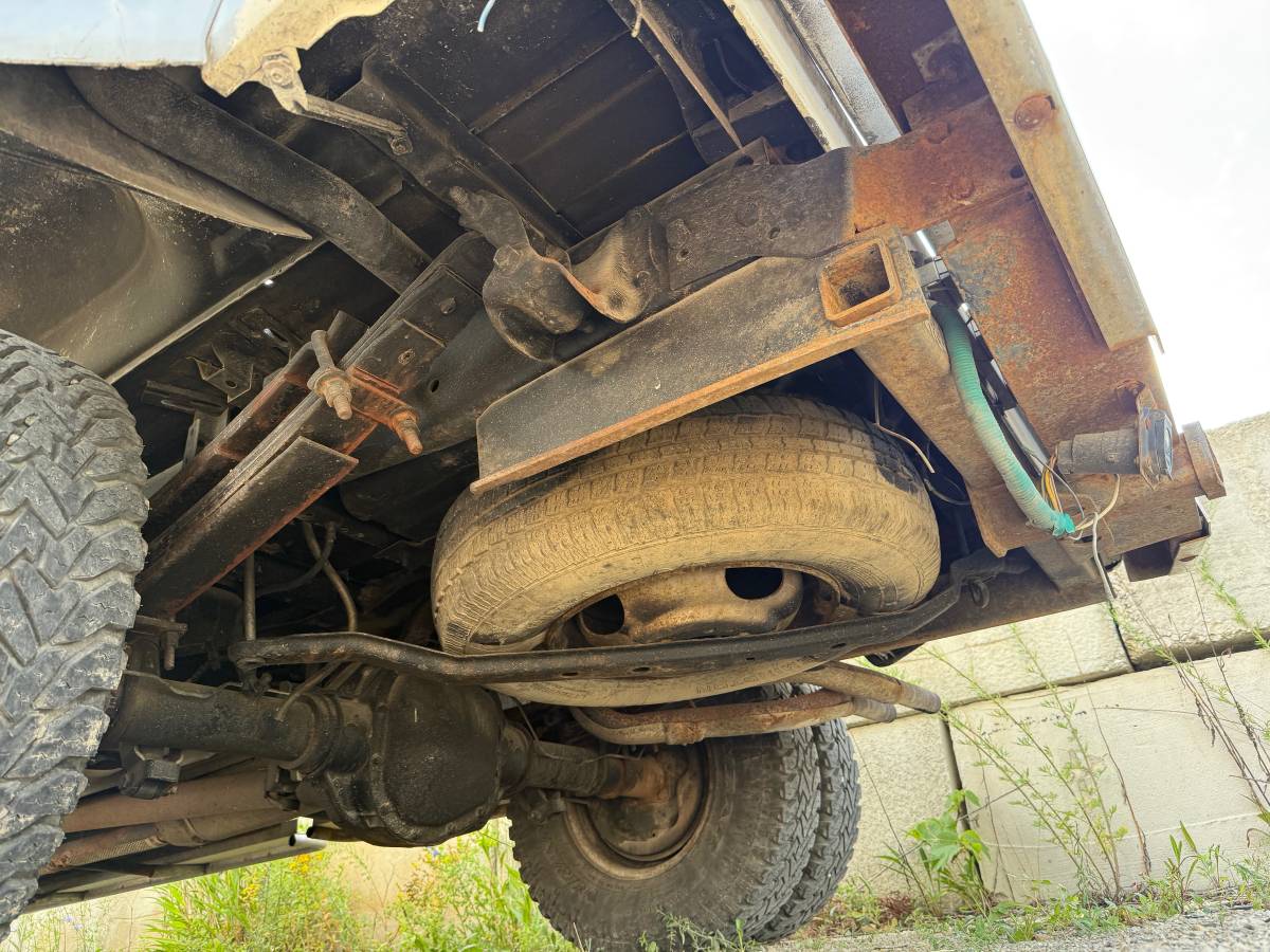 F350-dually-1989-white-13
