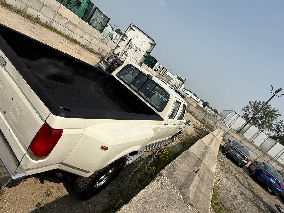 F350-dually-1989-white-5