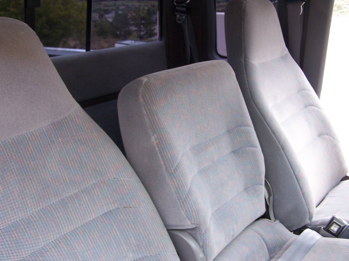 F350-extended-cab-1994-white-16