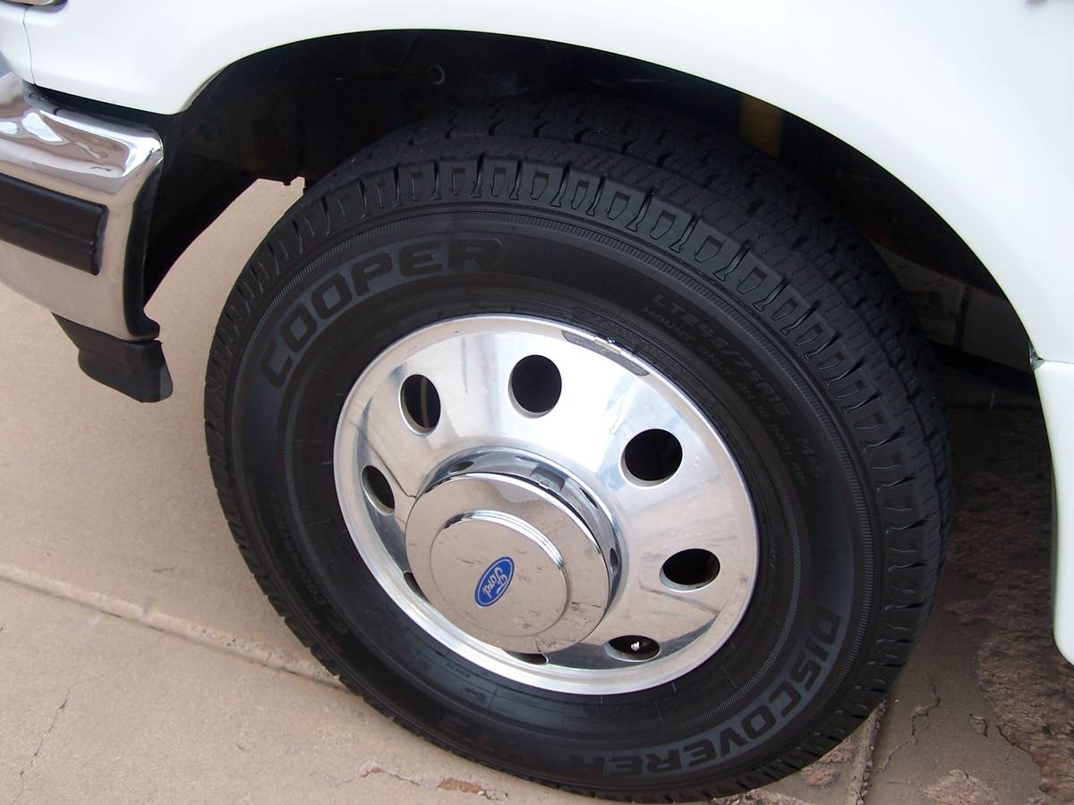 F350-extended-cab-1994-white-9