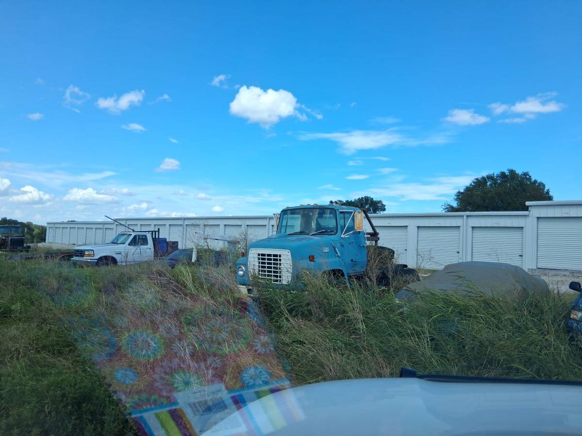 F700-1985-blue-1