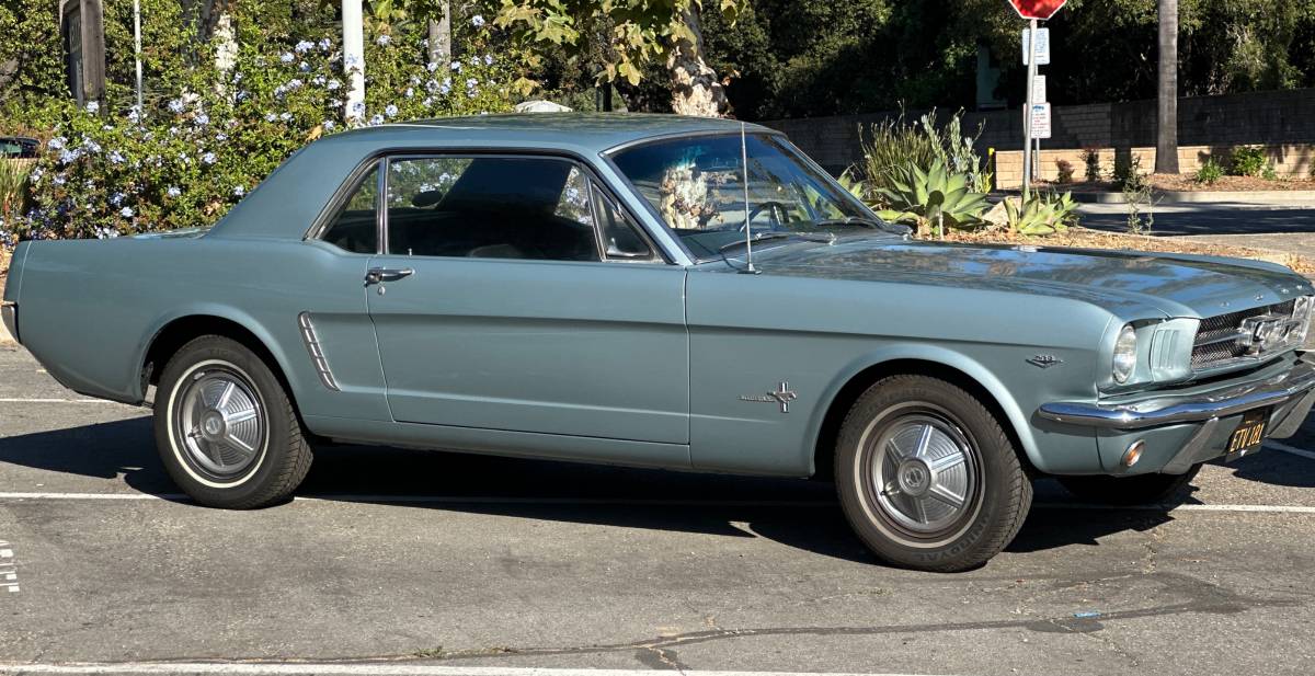 Falcon-and-mustang-1964-12