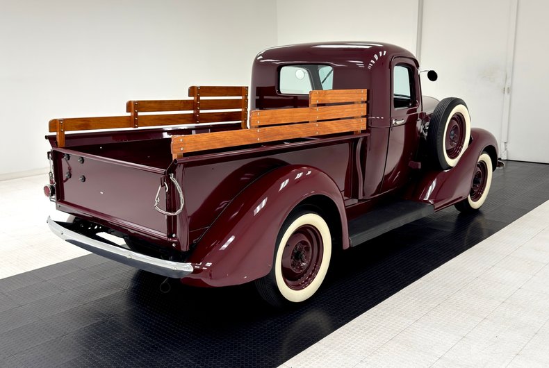 Fargo-Pickup-1937-Bright-Coach-Maroon-Black-17