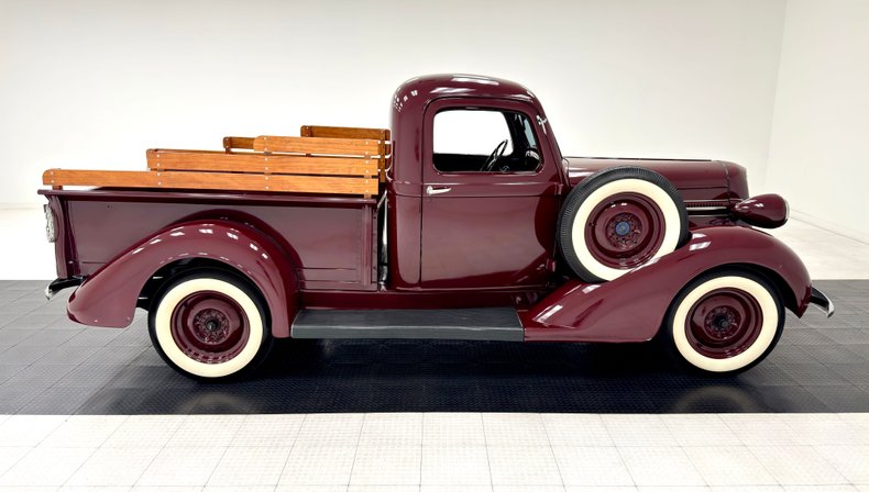 Fargo-Pickup-1937-Bright-Coach-Maroon-Black-18