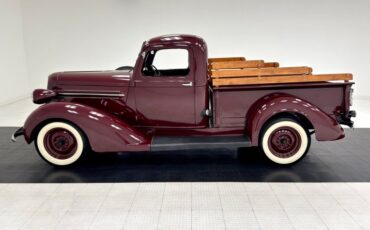 Fargo-Pickup-1937-Bright-Coach-Maroon-Black