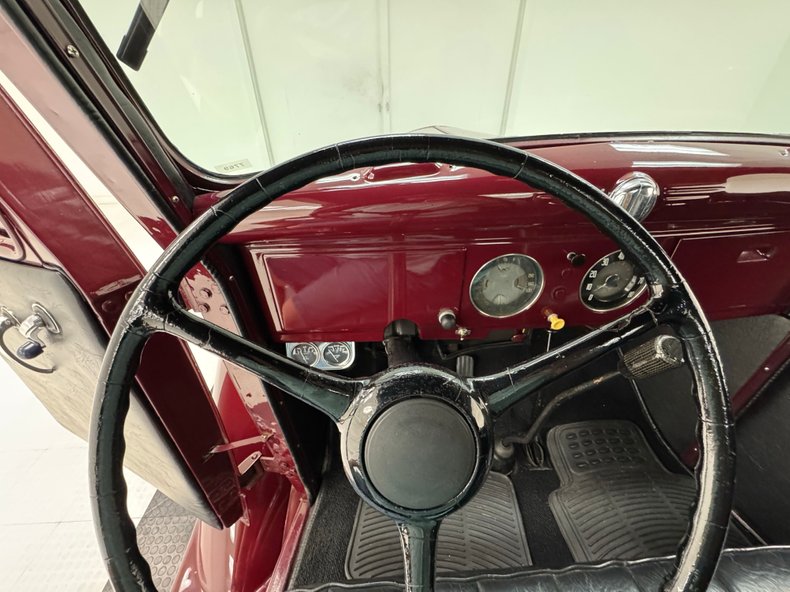 Fargo-Pickup-1937-Bright-Coach-Maroon-Black-4