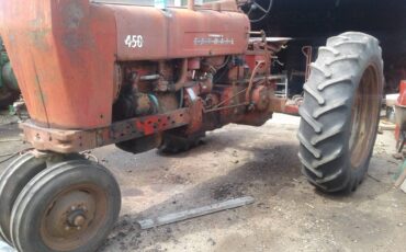 Farmall-1958-red