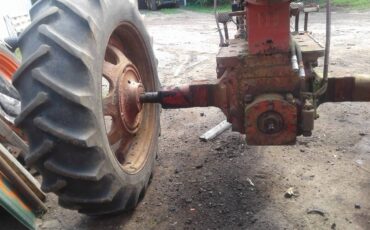 Farmall-1958-red-5