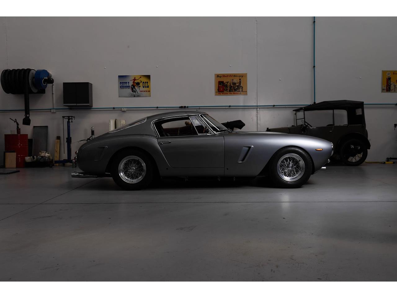 Ferrari-250-1961-GRIGIO-ARGENTO-GREY-BLACK-9