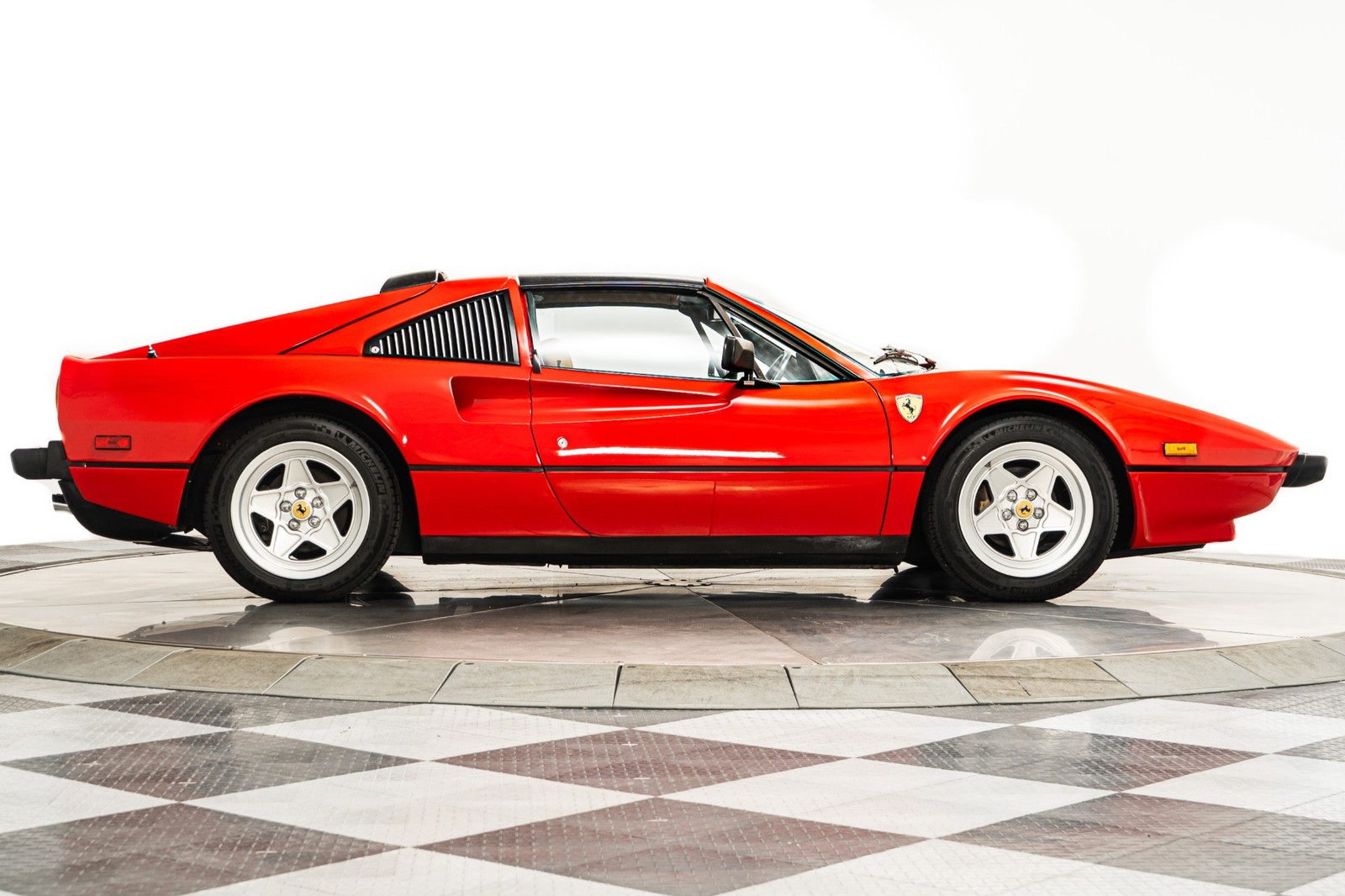 Ferrari-308-1985-2D-Coupe-16