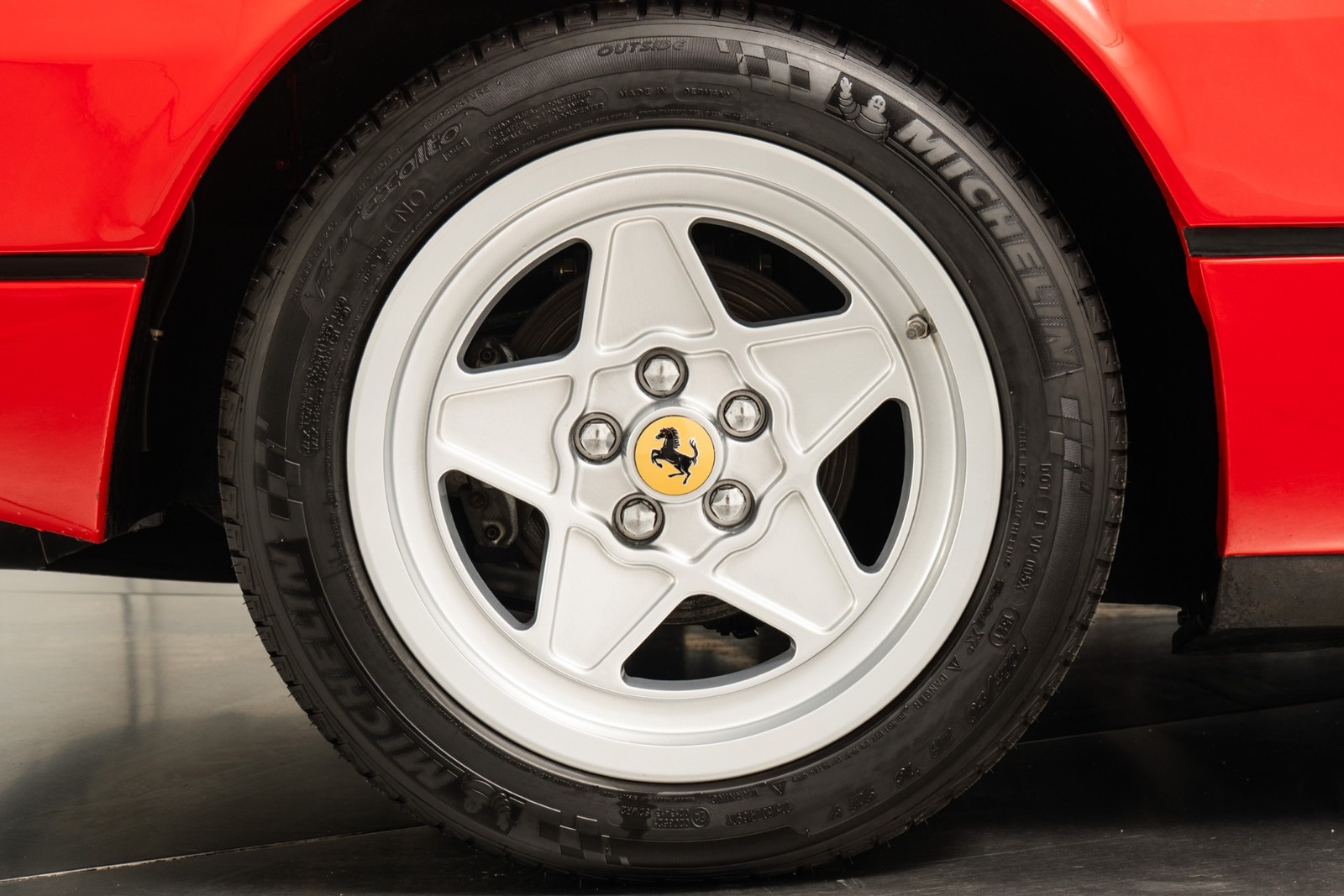 Ferrari-308-1985-2D-Coupe-36