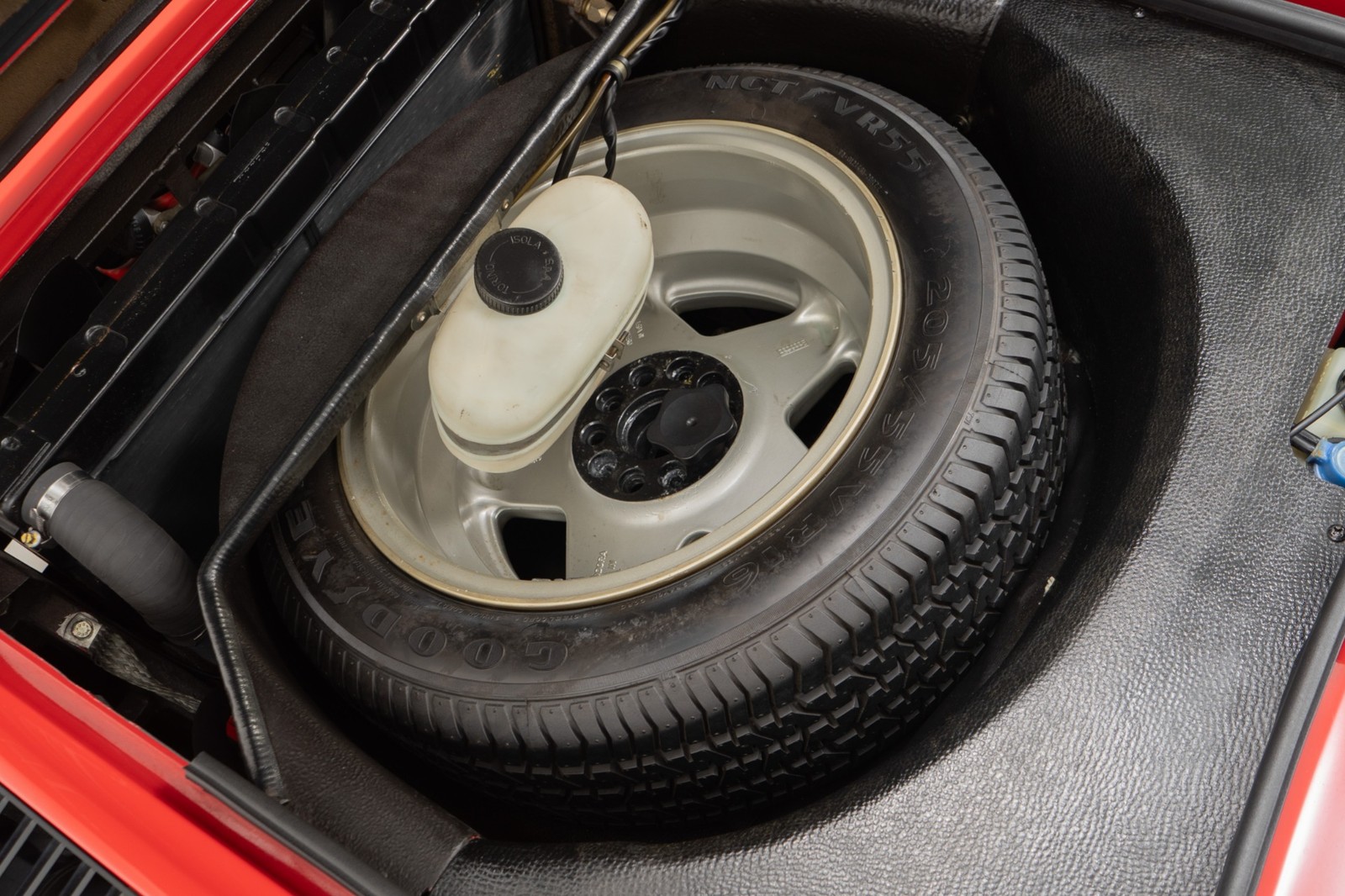 Ferrari-308-1985-2D-Coupe-38