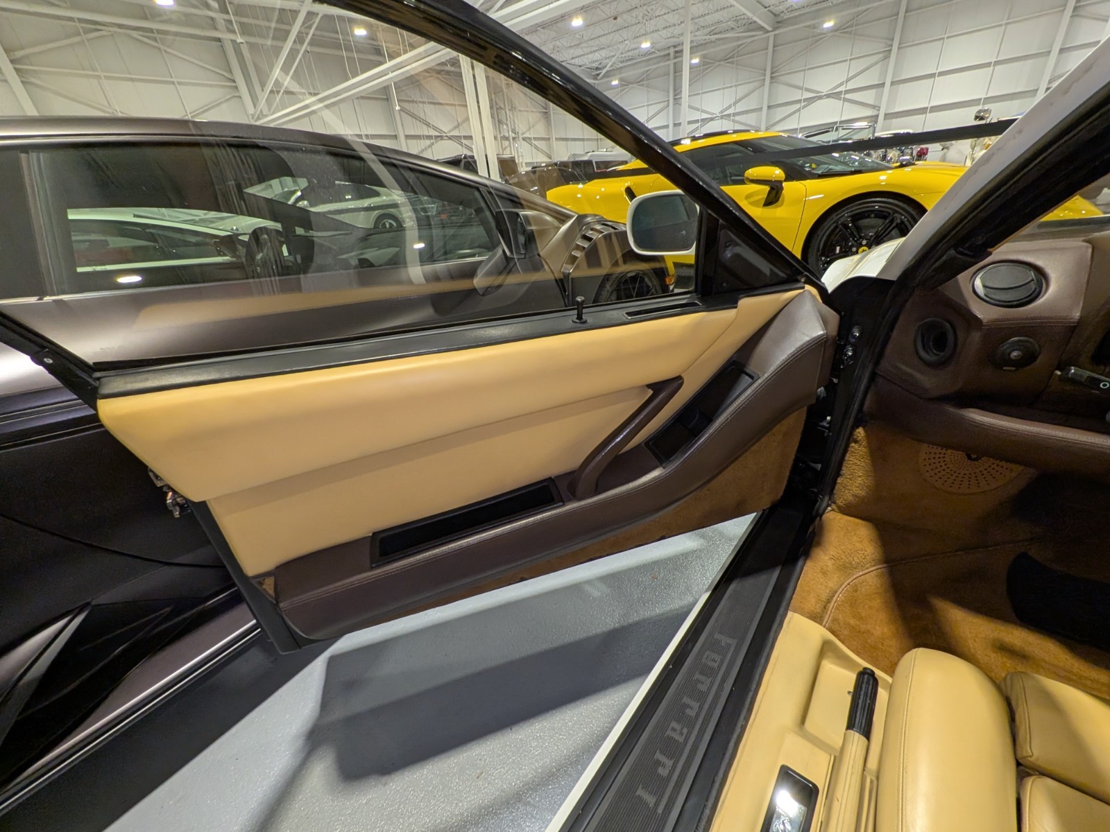 Ferrari-Testarossa-1988-Coupe-28