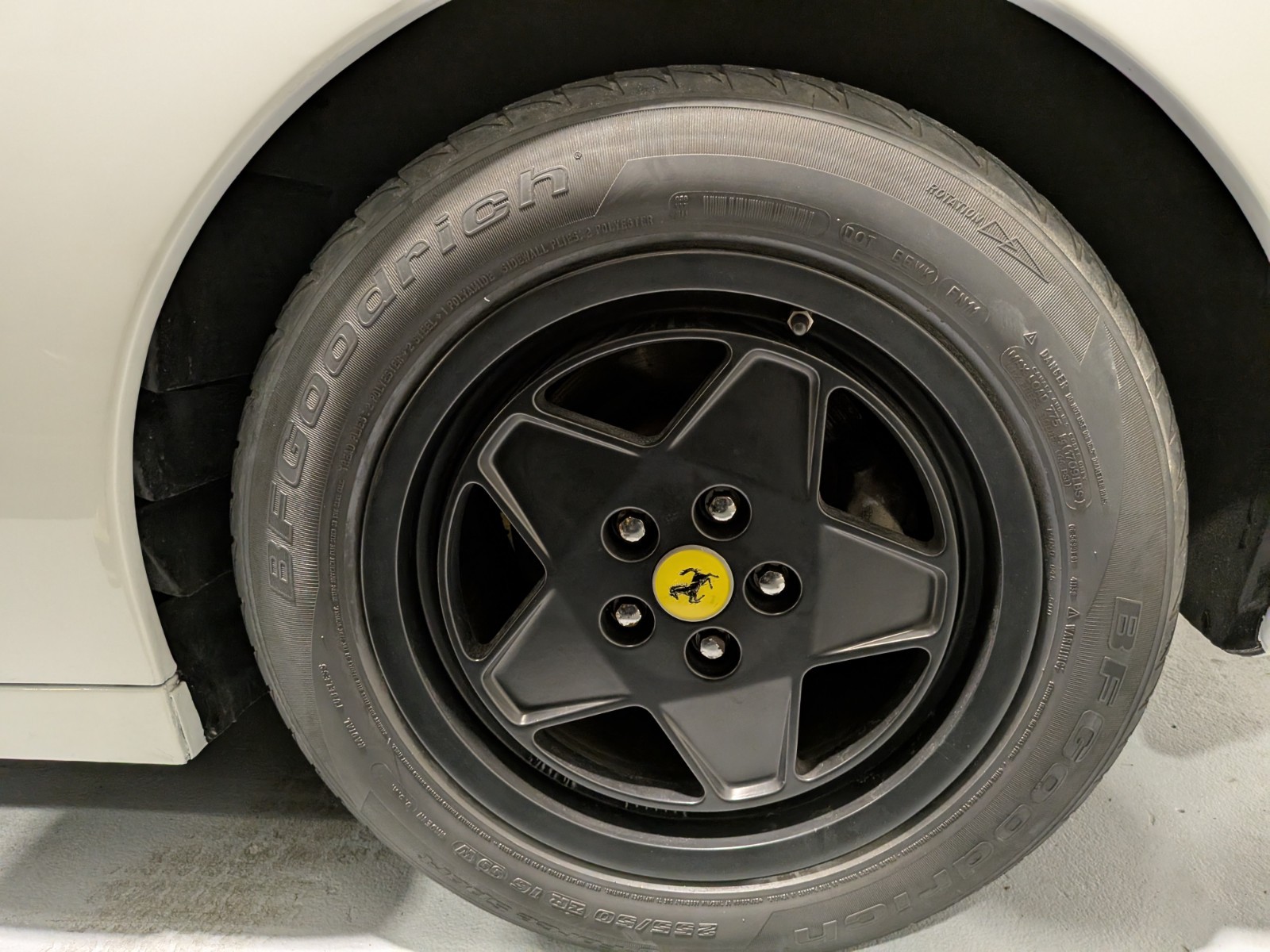 Ferrari-Testarossa-1988-Coupe-32