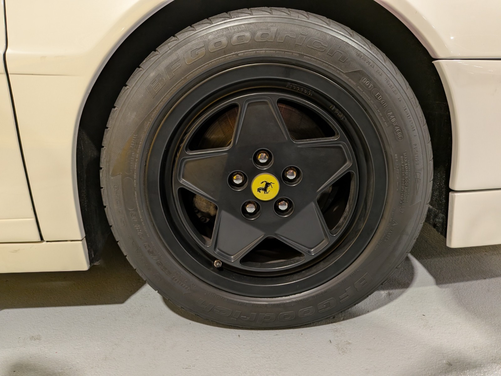 Ferrari-Testarossa-1988-Coupe-33