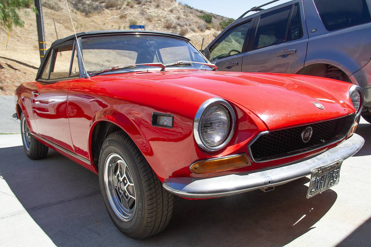 Fiat-124-spider-1971-red-1