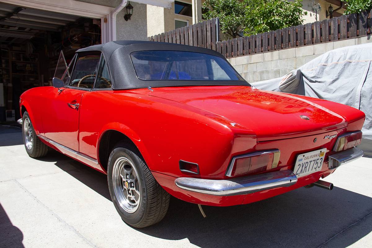 Fiat-124-spider-1971-red-4