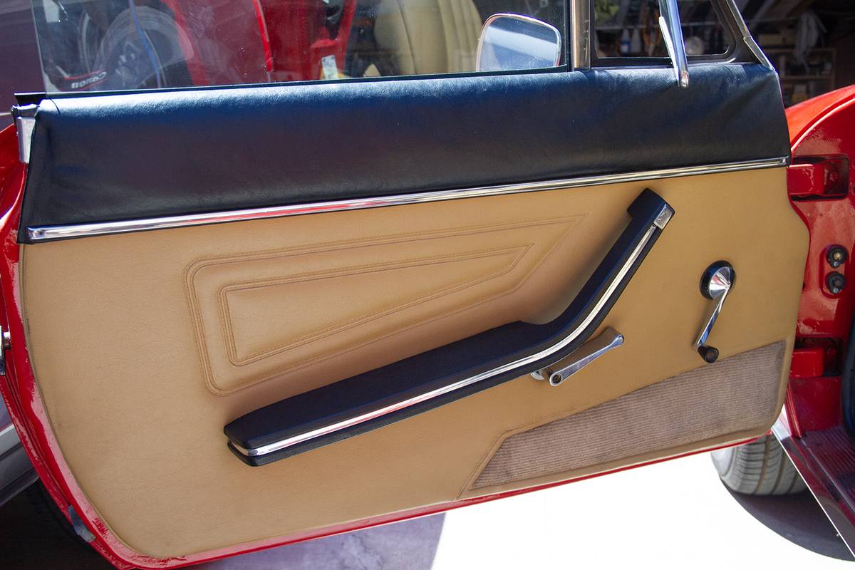 Fiat-124-spider-1971-red-5