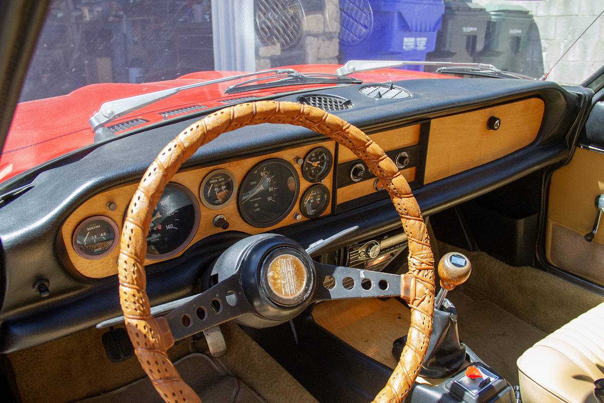 Fiat-124-spider-1971-red-8
