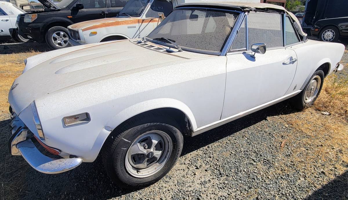 Fiat-124-spider-1973-2
