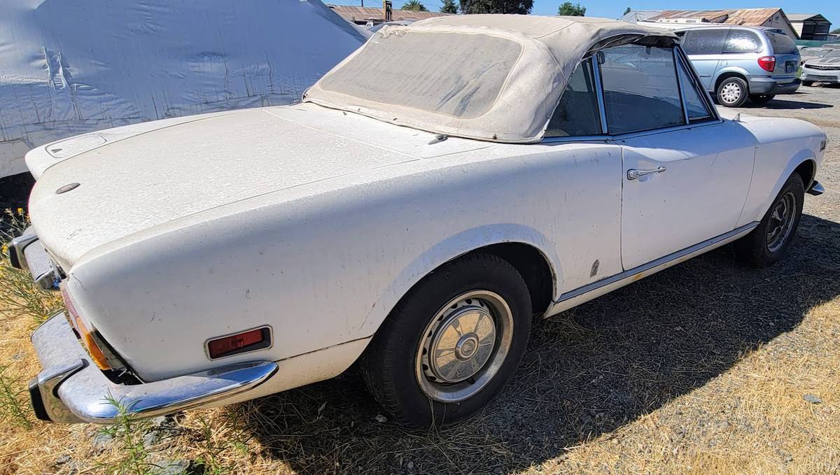 Fiat-124-spider-1973-3