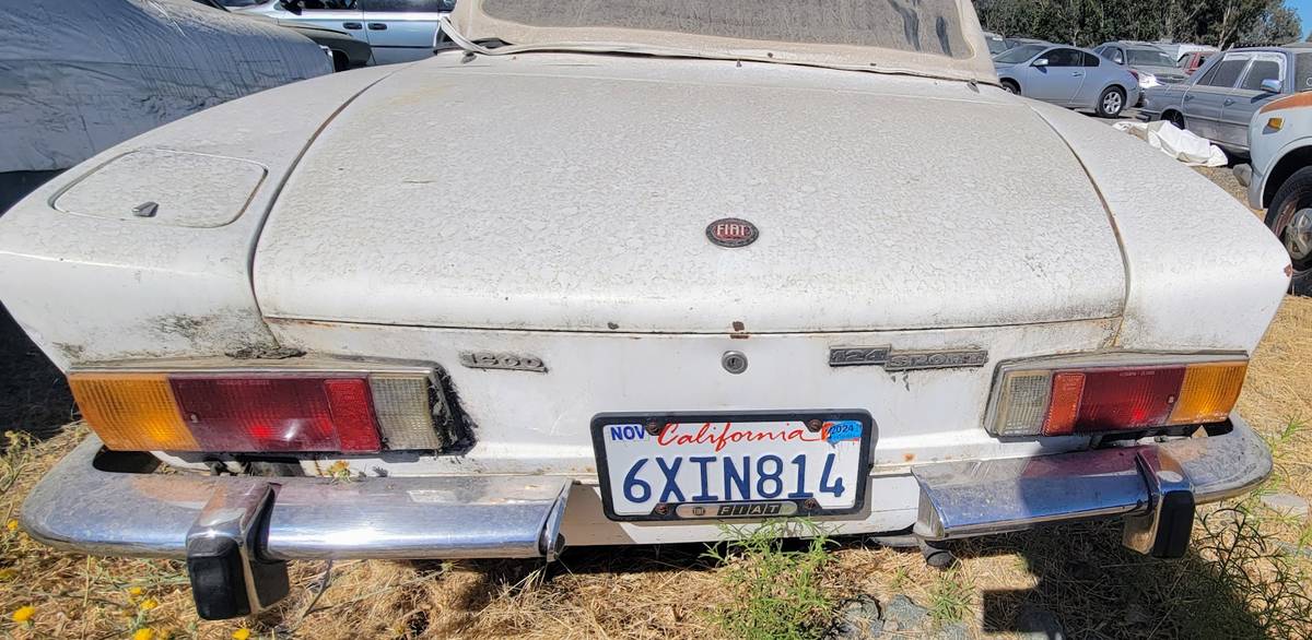 Fiat-124-spider-1973-4